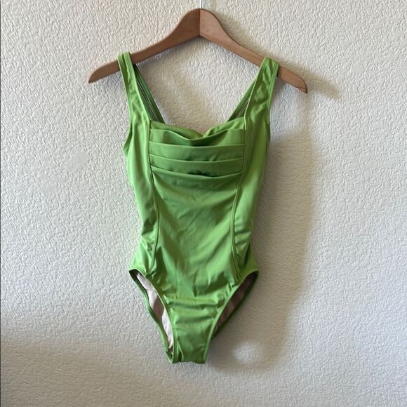 Vintage Newport News Green One Piece Swimsuit with Ruched Bust Size 4 - Picture 1 of 13